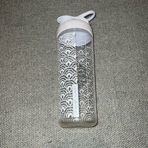 Blender Bottle 24oz White Blender Bottle